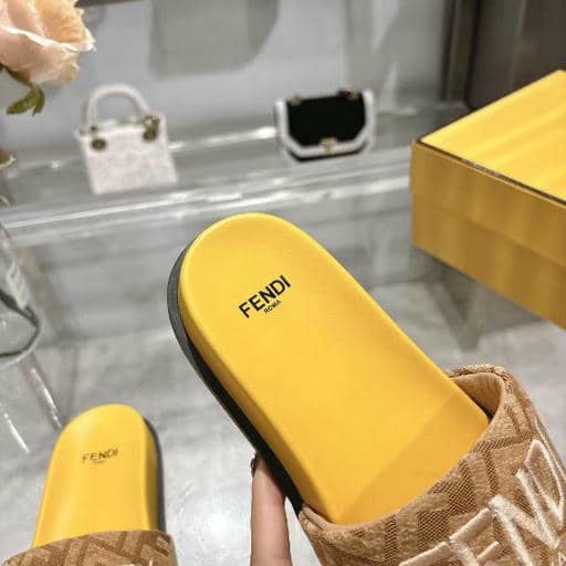 Fendi Slipper-16